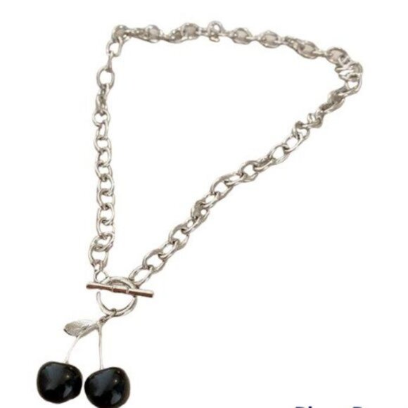 Black Cherry Toggle Choker Chain Necklace - Picture 4 of 4
